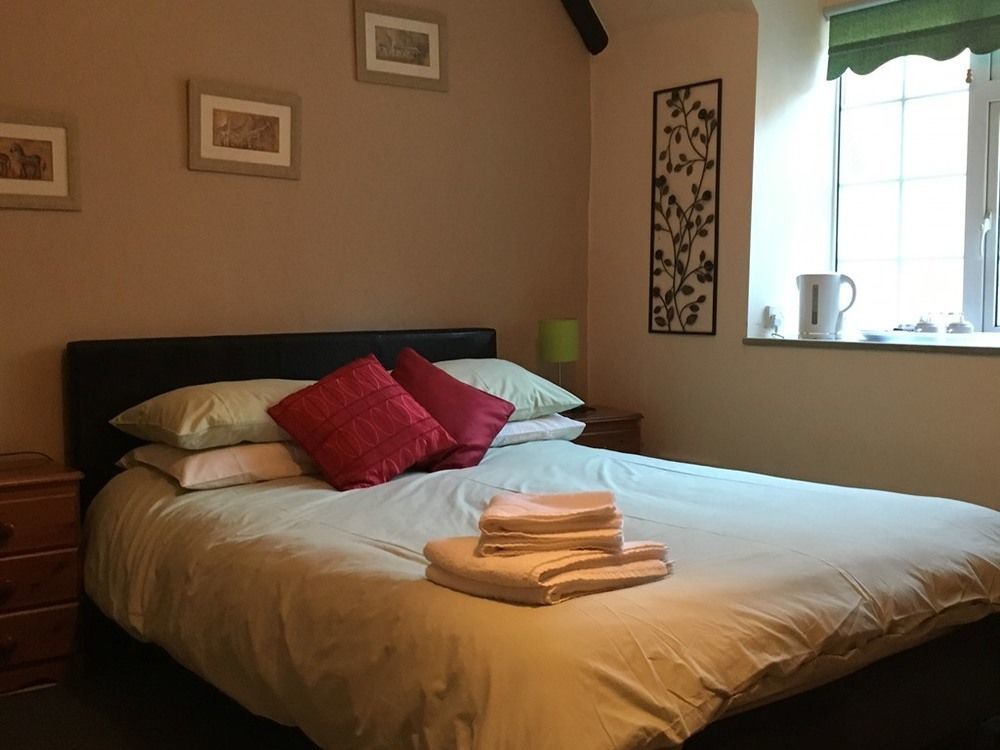 Chestnut Bed And Breakfast Bourton-on-the-Water Buitenkant foto